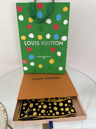 LOUIS VUITTON x YAYOI KUSAMA 'Infinity Dots Square 45' 2023 Silk Scarf 18x18 - Picture 5 of 5