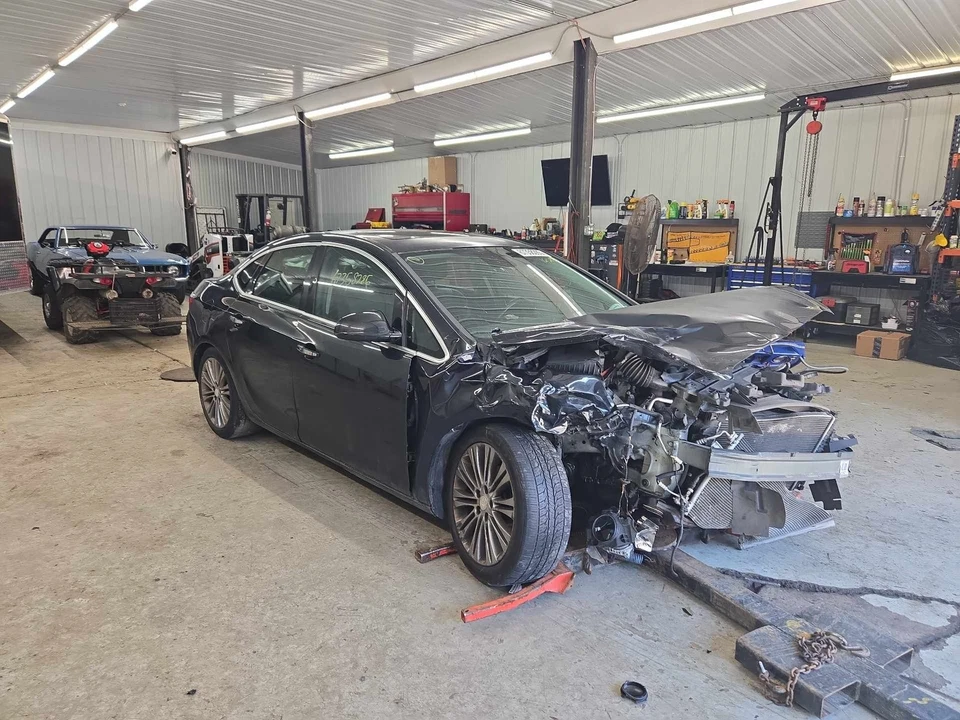 Used Front Left Door Assembly Front fits: 2013 Buick Verano Front Left Grade C — 第 4/4 张图片