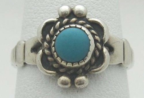ZIERLICHER SOUTHWESTERN NACHLASS HANDGEFERTIGTER TÜRKIS STERLINGSILBER RING, GRÖSSE 4,5 - Bild 1 von 7