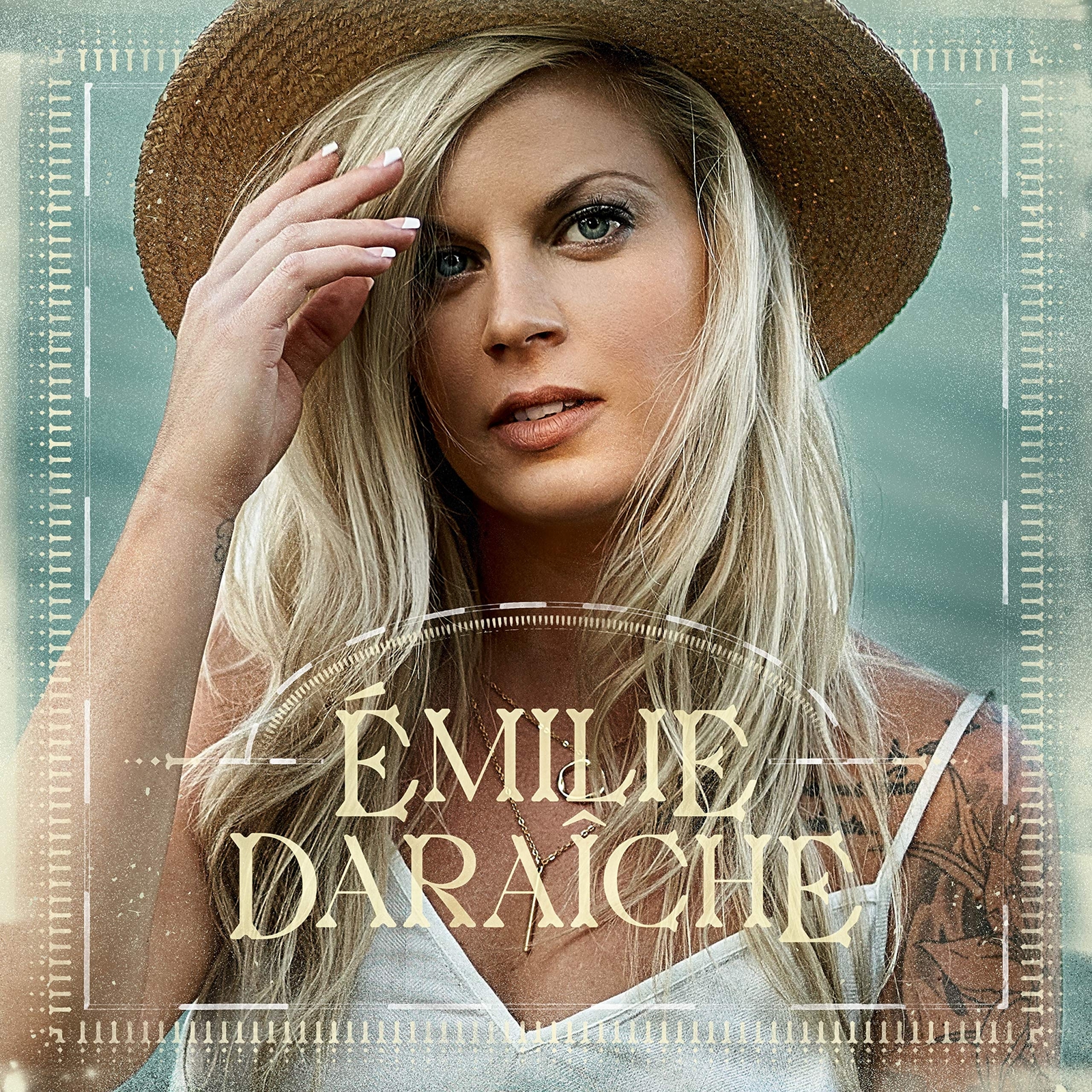 Emilie Daraiche Émilie Daraîche (CD)