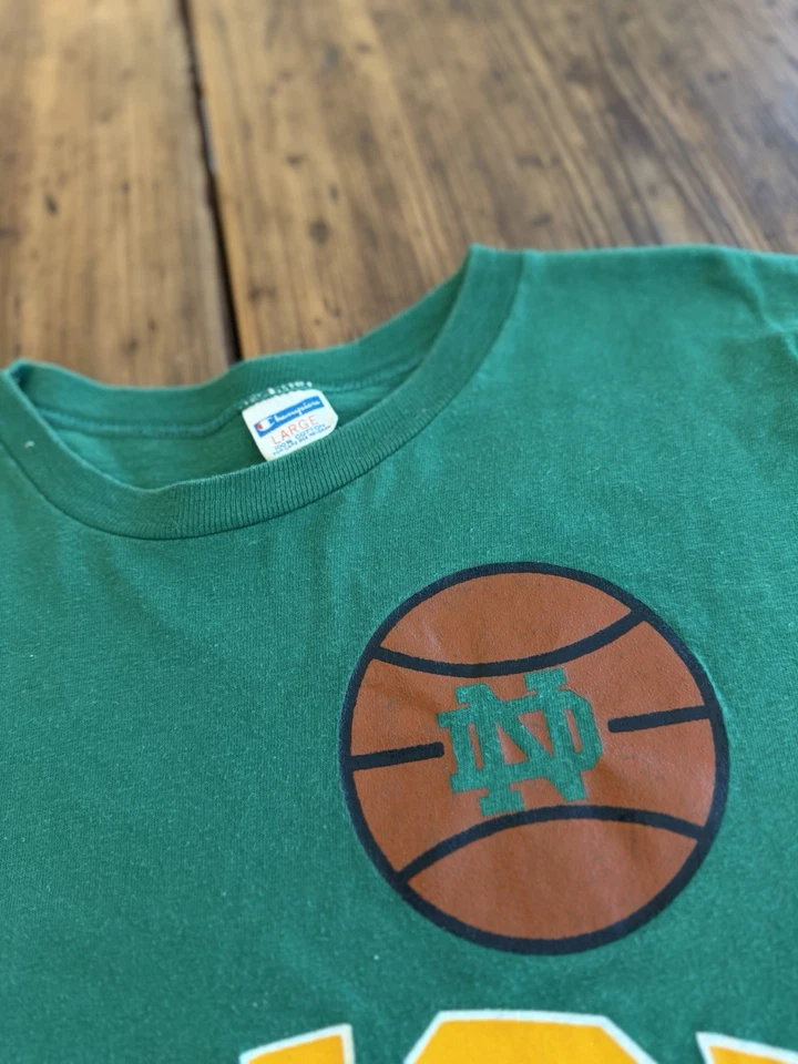 Camiseta True Vintage Años 80 UNIVERSIDAD NOTRE DAME CHAMPION Talla L Lucha Irlandesa 🏀 Foto 3 de 4