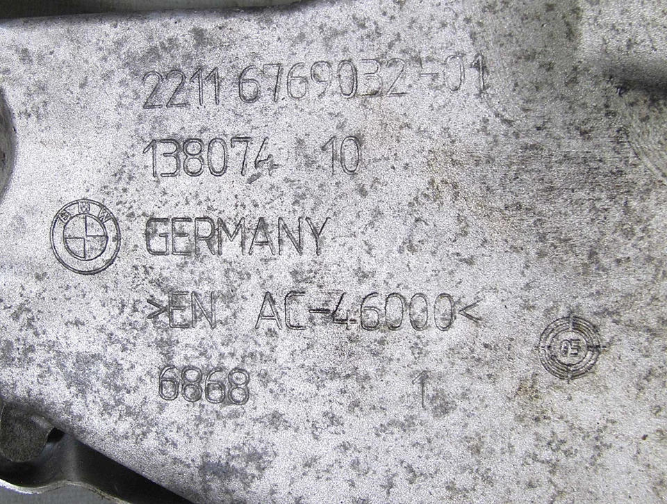 2004-2010 BMW E60 E63 N62 N62TU V8 Engine Motor Mount Support Arm Pair OEM USED - Image 3 of 4