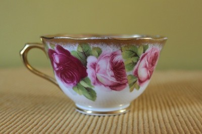 Royal Albert Old English Rose China Teetasse um 1939