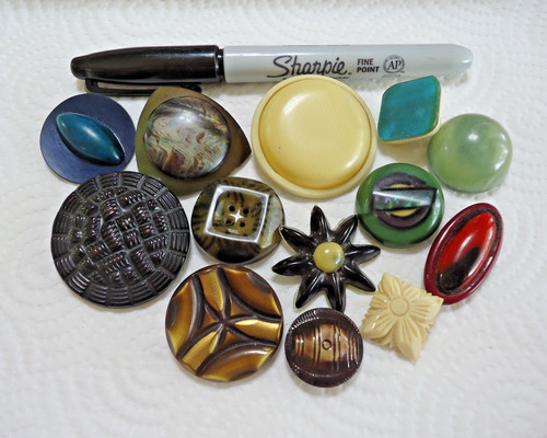 Lot of 13 Celluloid Plastic Buttons 13/16" to 1 3/4"