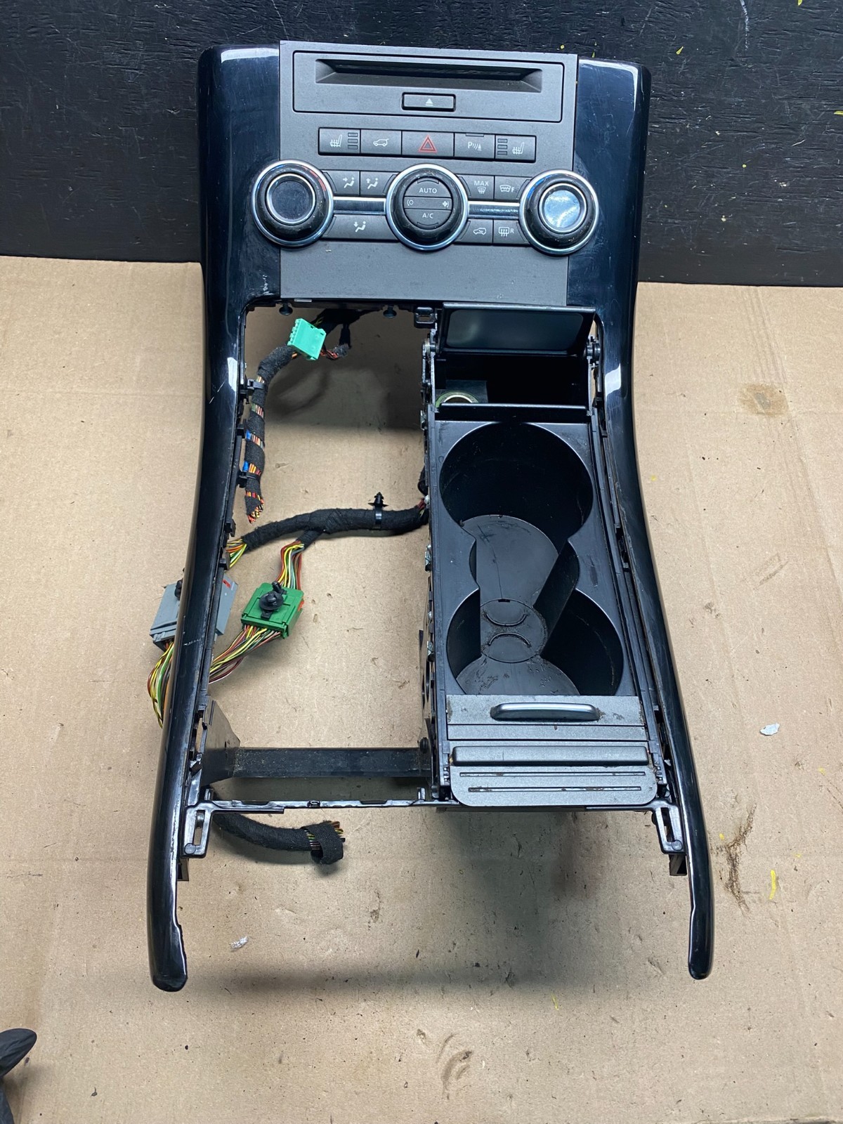 2010-2013 Range Rover Sport Center Console Cup Holder Climate Control R6421 DG