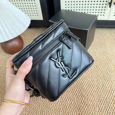 2026 New Women's Mini Box GWP VIP Vanity Case Converted Bag Black / Black  