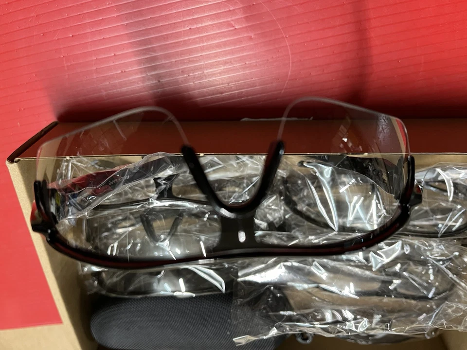 Gafas de seguridad ROCKSAFE 8 piezas (transparentes) de policarbonato resistentes a impactos y arañazos. Foto 3 de 4