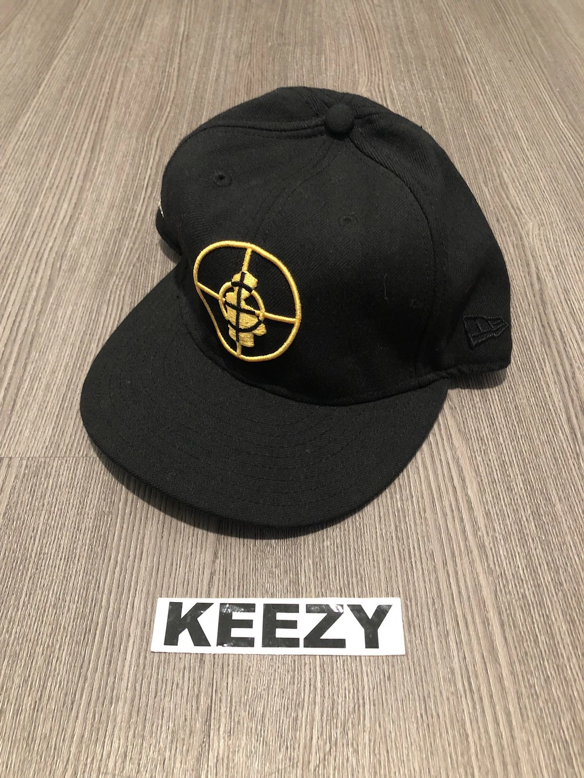 Chapeau ennemi public suprême SS 2006 RARE boîte taille unique logo