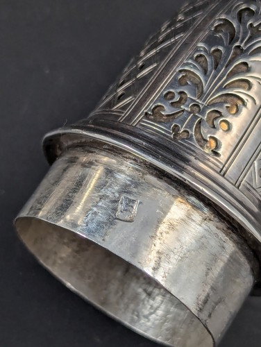 Coppia di zuccheriere a forma di vaso Giorgio II in argento sterling Charles Alchorne 1737 - Foto 17 di 23
