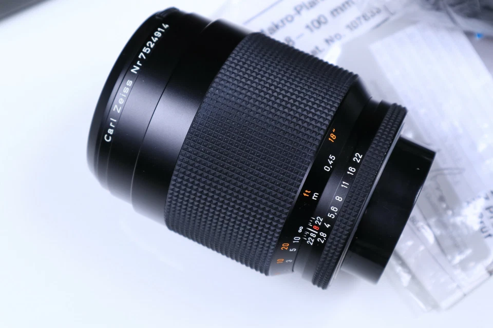 Contax Zeiss Planar 100 mm F/2.8 Lens LN in box with Manual and others  - Image 2 of 4