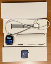 Apple Watch Series 9 - 45mm GPS - Midnight Aluminium - Milanese Loop - 99% BH