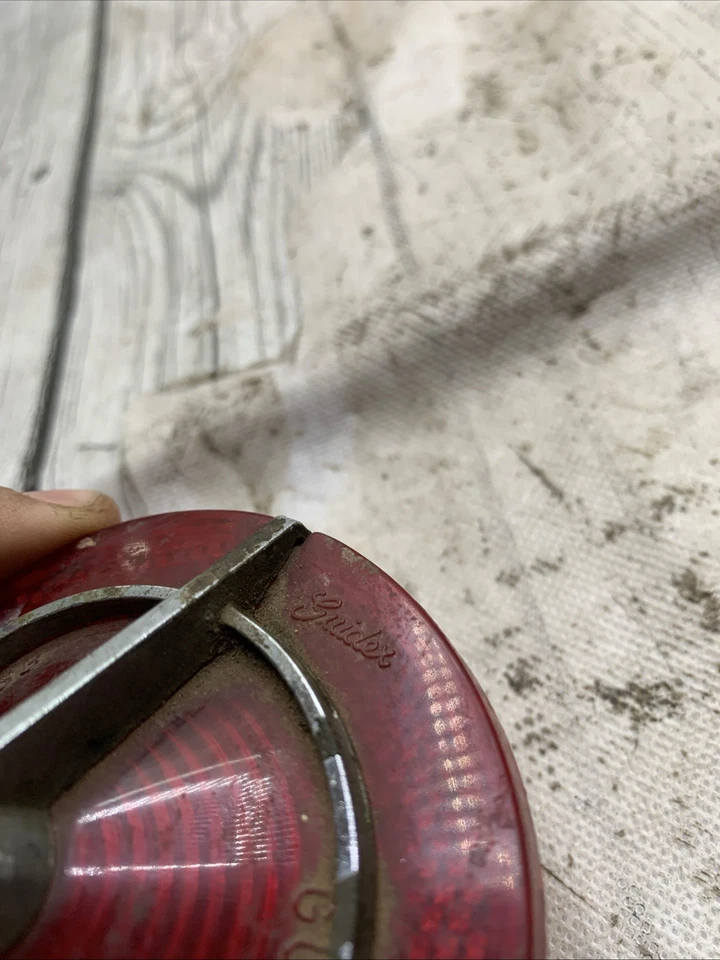 Объектив заднего фонаря Guidex красный 1963 Chevrolet Corvair пластик - Изображение 3 из 4