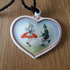 Rosenthal Herz Porzellan Anhänger bemalt Trachtenschmuck Tracht Vintage