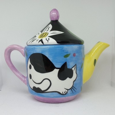 Cat Teapot Groovy Dog and Cat for Chaleur by K. Delff and L. Cheng 5.75'' tall