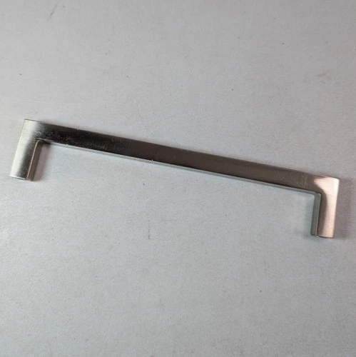 Top Knobs M1155 Square Bar Pull 6 5/16" (c-c) - Brushed Satin Nickel |New Sealed - Picture 3 of 4