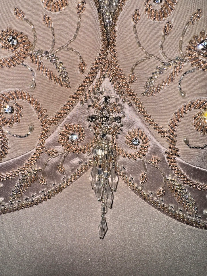 Vestido de noche Cameron Blake by Mon Cheri rubor dorado para mujer talla 6 cuentas adornadas Foto 3 de 4