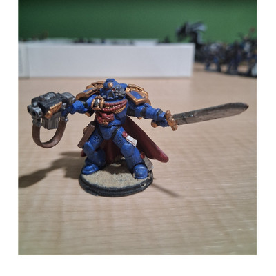 Games Workshop Warhammer 40K Space Marines Ultramarines Captain