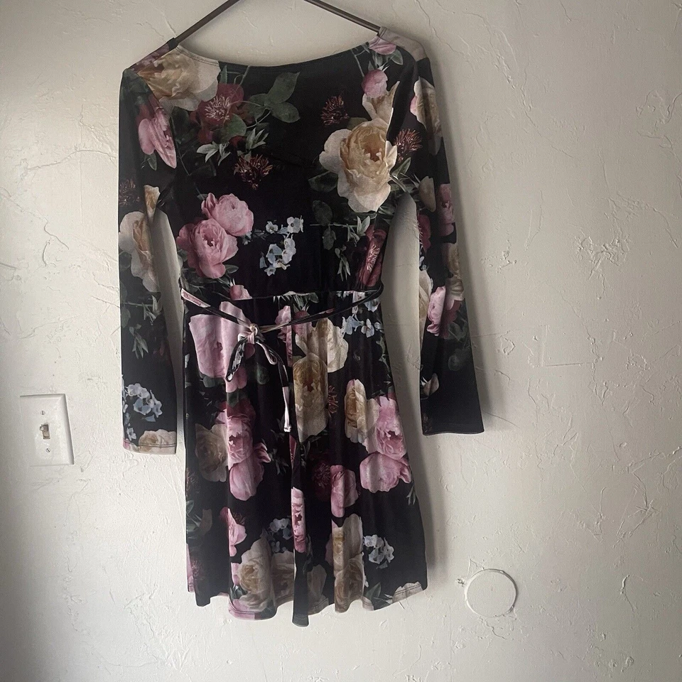 Xtraordinary Big Girls Size 16 Velvet Black Floral Wrap Party Long Sleeve Dress - Image 4 of 4