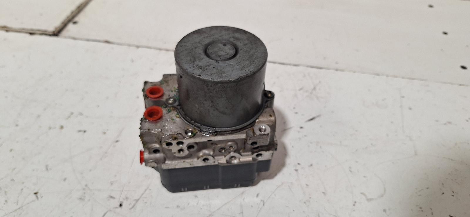 Lexus RX350 ABS Module 2GR-FE GGL15 12/2008-08/2015 - thumbnail 5