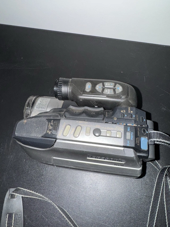 Panasonic Handheld Palmcorder VHSC Model PV-L759 Camcorder Handcam UNTESTED - Image 2 of 4