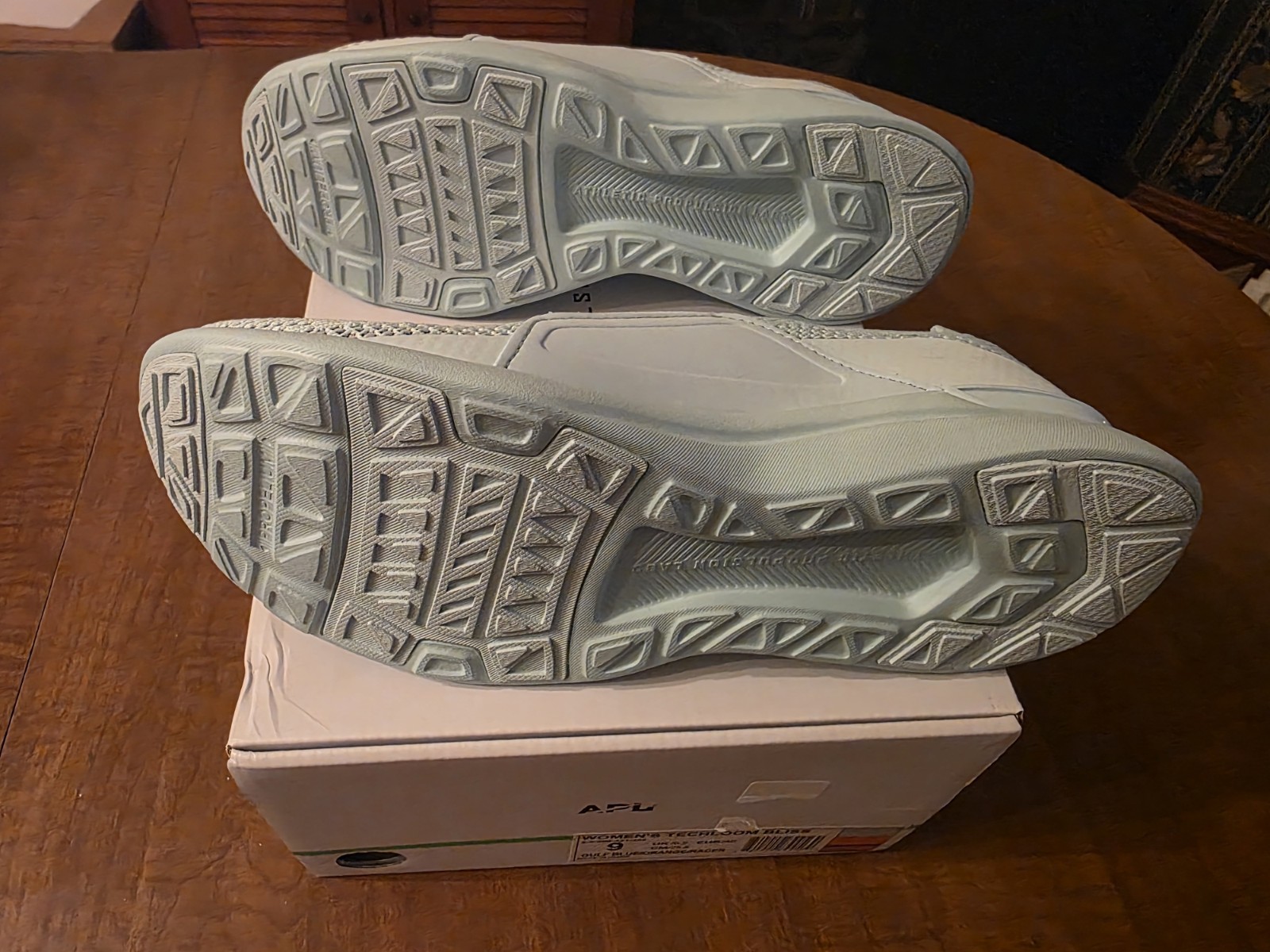 APL: Athletic Propulsion Labs Womens Techloom Bliss Sneakers Shoes Blue Size 9