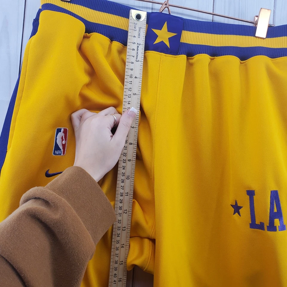 Pantalones de baloncesto LA Lakers XL para mujer amarillo púrpura Nike Team 57 dorado vintage Foto 4 de 4