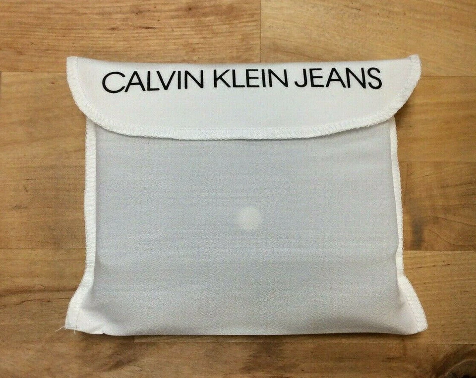 Cartera Calvin Klein Colección Limitada Cuero Mediana Triple Negra Foto 4 de 4