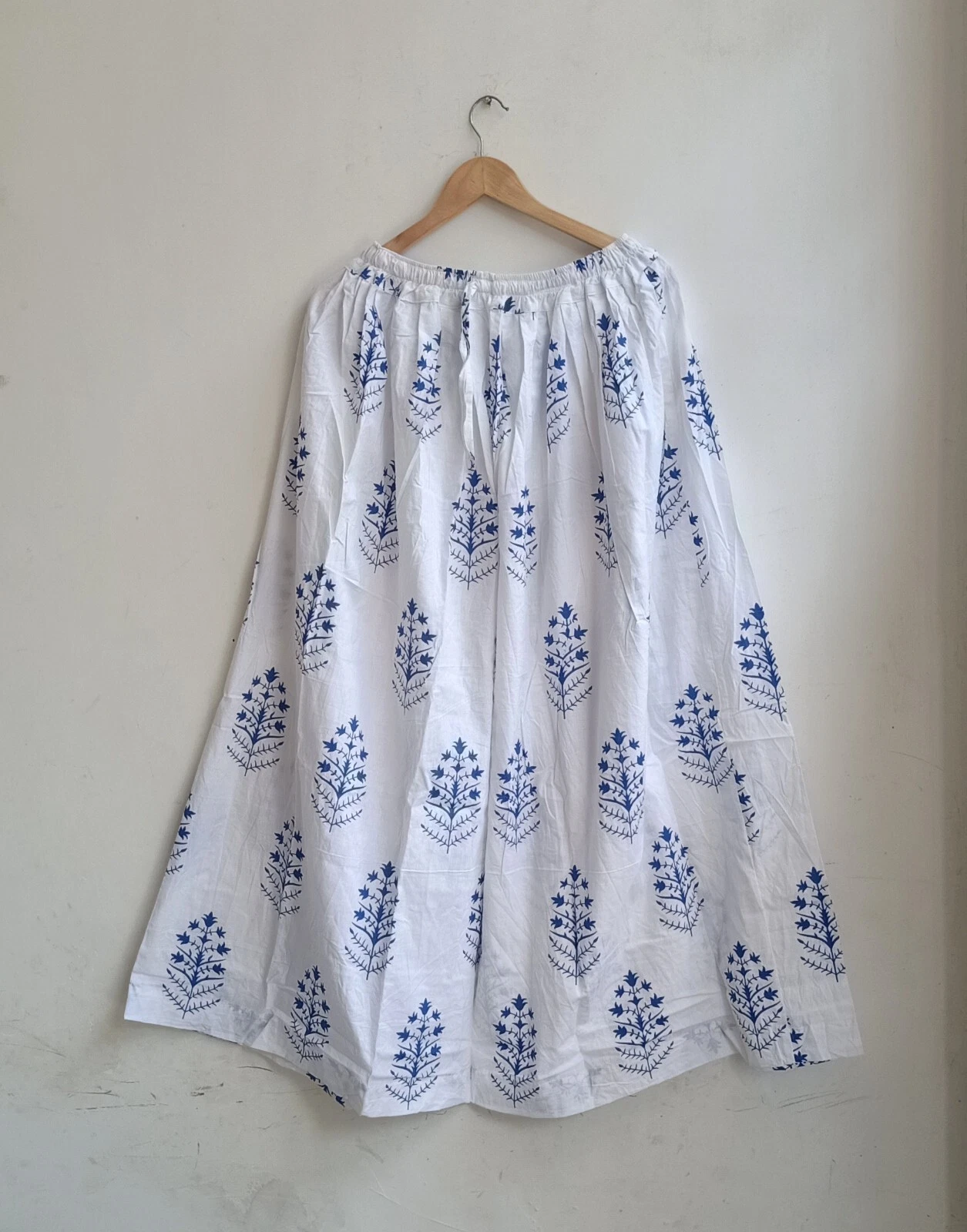 Indian White Blue Floral Skirt Cotton Skirt, Long Skirt, Free Size Beach Wear AU