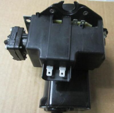 65 66 CHEVELLE  WIPER MOTOR + PUMP single speed 