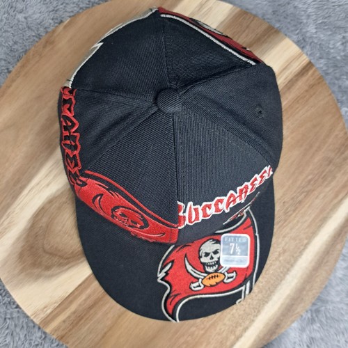 Gorra de colección Tampa Bay Buccaneers ajustada 7 1/2 logotipo grande AOP Reebok defectuosa - Imagen 13 de 19