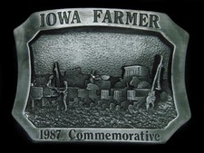 TH15157 VINTAGE 1987  IOWA FARMER  COMMEMORATIVE BELT BUCKLE
