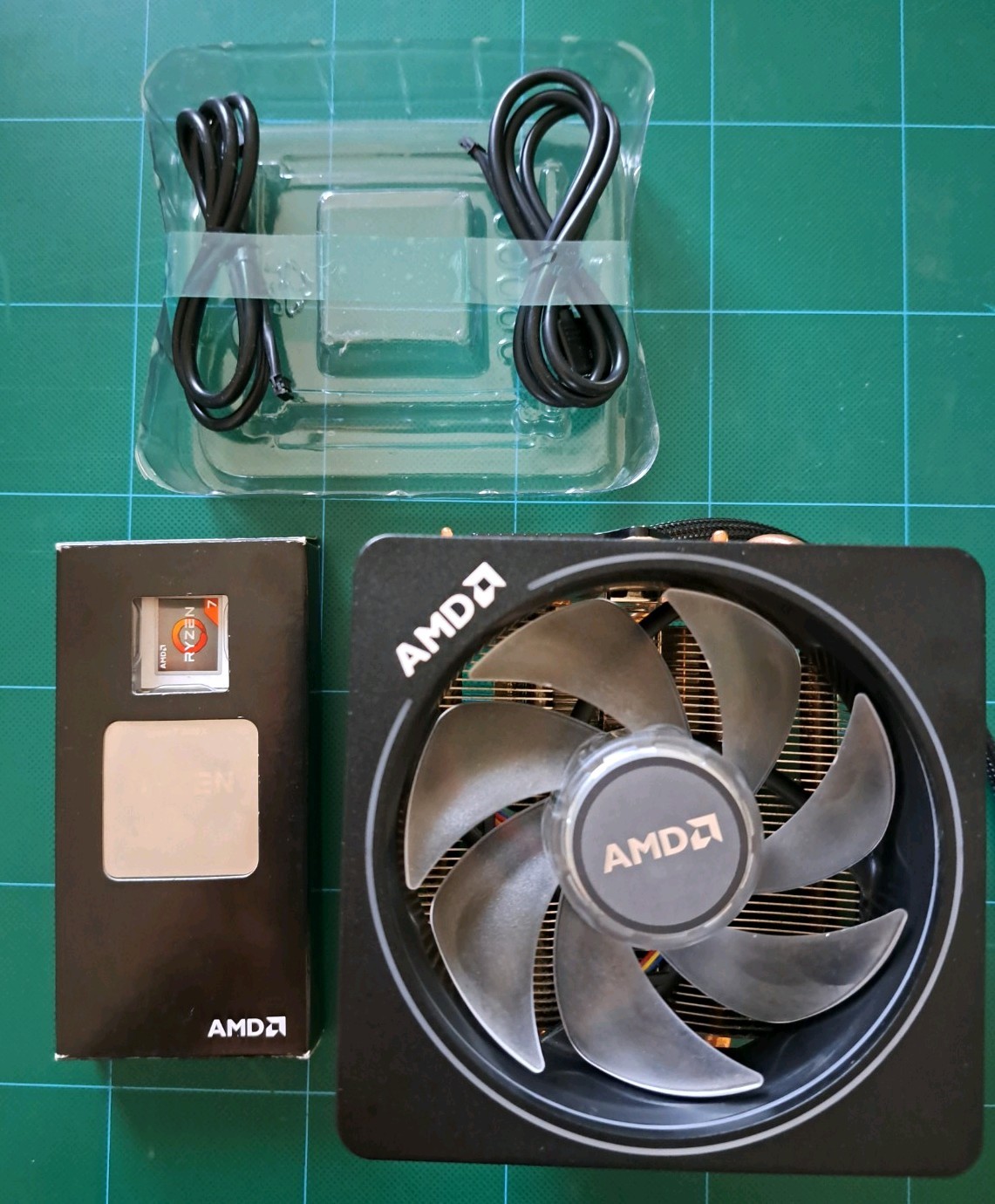 AMD Ryzen 7 3800X - Completo di Dissipatore Wraith Prism + BOX