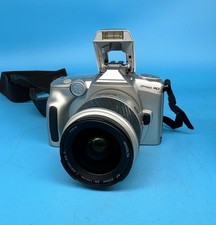 Minolta Dynax 40 analoge Spiegelreflexkamera 35 mm mit Minolta 28-100 mm Objektiv - getestet