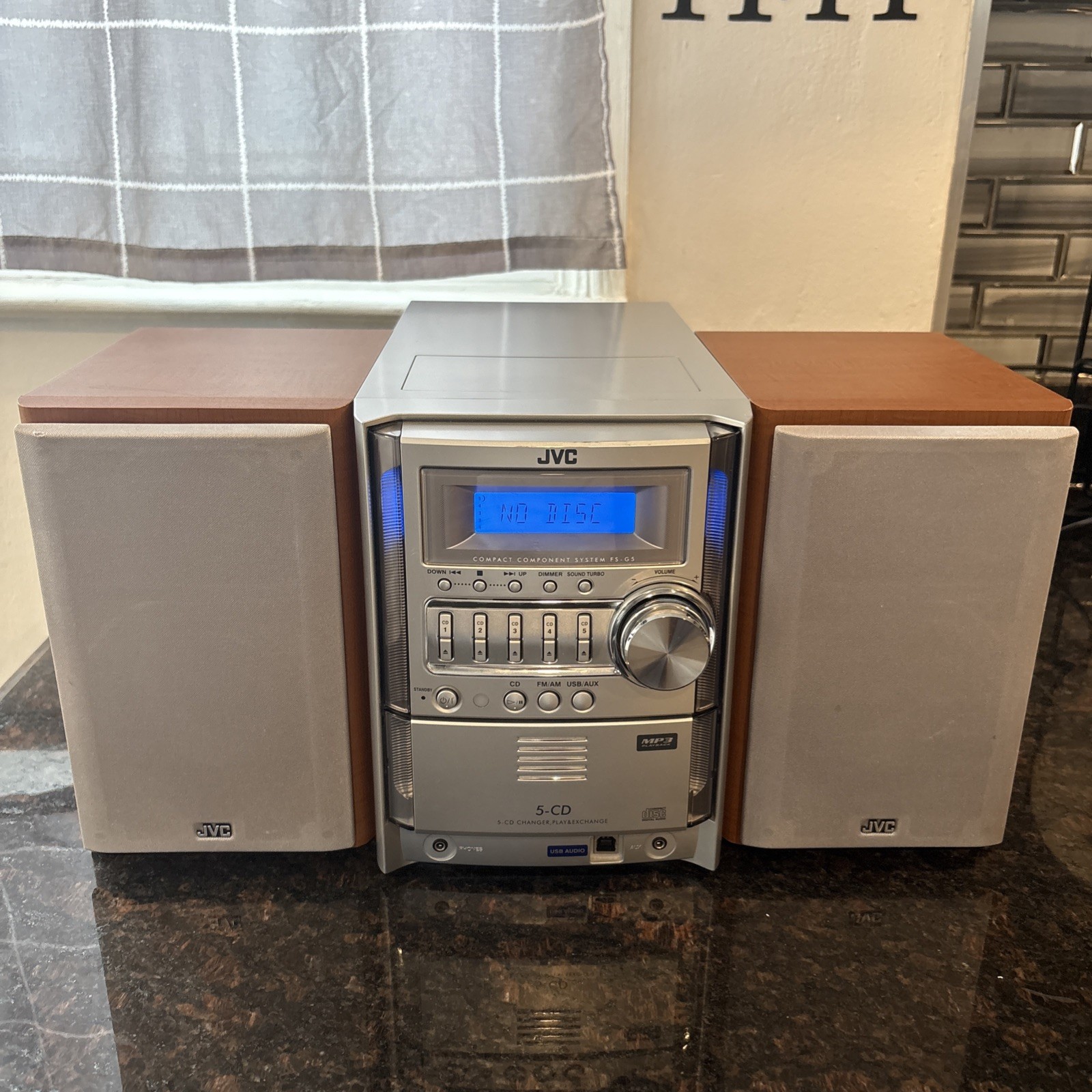 JVC FS-G5 Compact Component System 5 Disc CD AM/FM/MP3 USB/AUX No Remote Clean