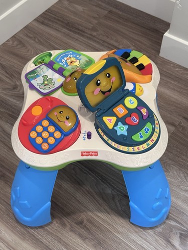 Fisher-Price Bilingual Laugh & Learn “Fun With Friends” Musical Play Table-NICE!