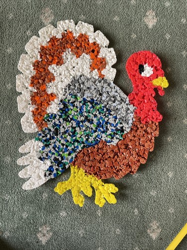 Vintage Melted Popcorn Plastic Bear Thanksgiving Turkey Pilgrims Wall Window - Picture 8 of 8
