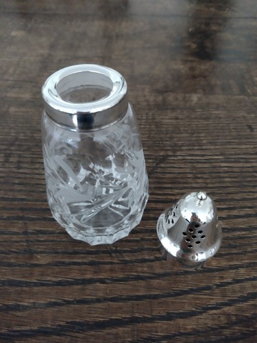 Cut Glass & Etched Patterned Sugar Shaker 15cm High - Picture 5 of 8