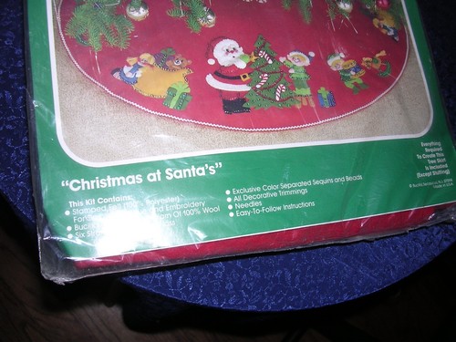#T Bucilla CHRISTMAS AT SANTA'S" Jeweled Felt Tree Skirt Kit 36" Sealed #82093 - Picture 2 of 5