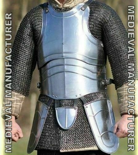 Giostra medievale uomo corazza cavaliere corazza medievale pettorale armatura acciaio medie