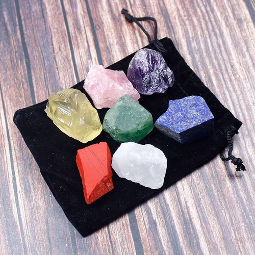 7 Chakra Healing Crystal Stone Set Natural Rock Quartz Balance Gemstone W/ Pouch - Foto 13 di 18