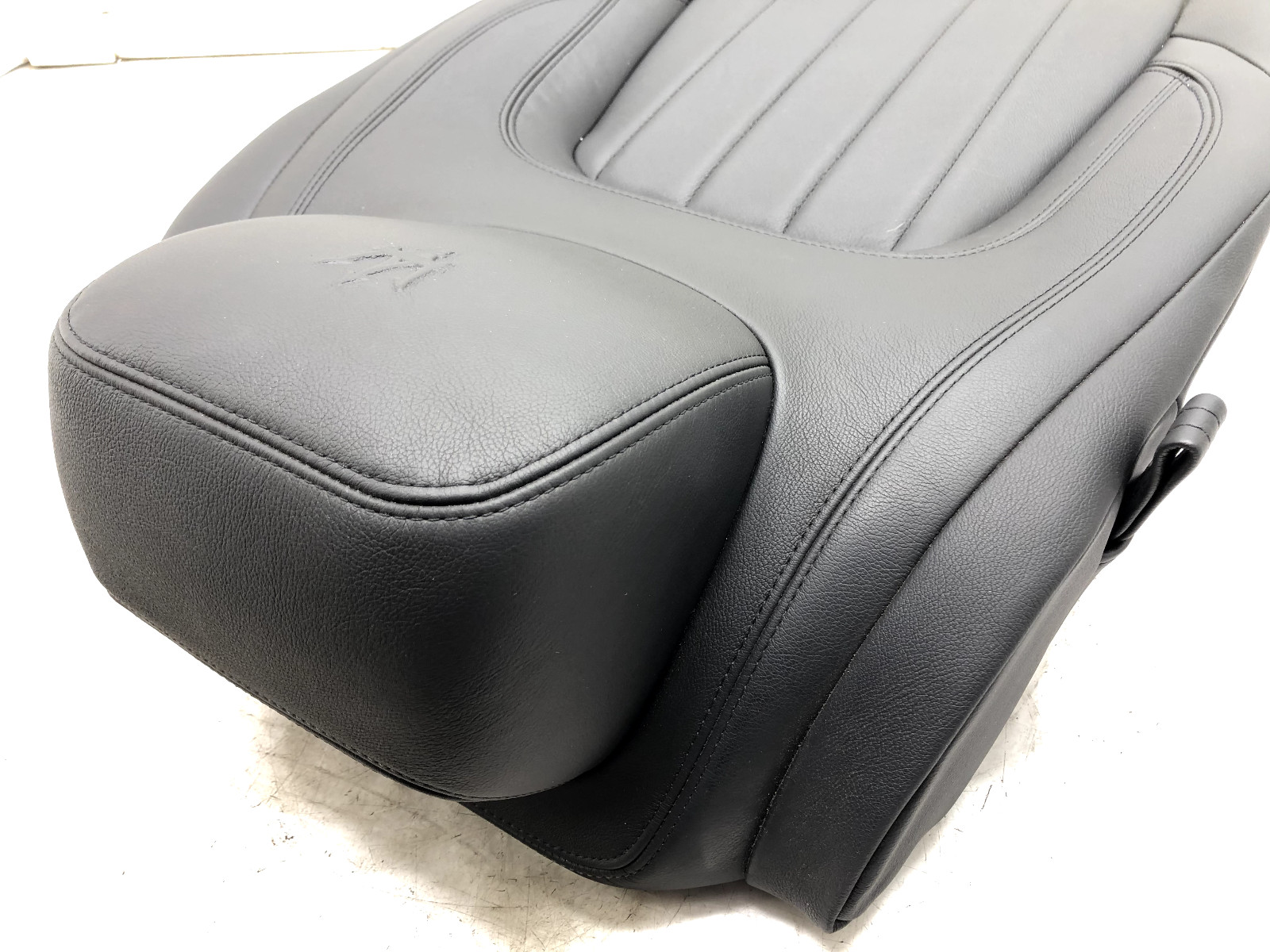 2014-2019 MASERATI QUATTROPORTE RIGHT PASSENGER REAR UPPER SEAT CUSHION OEM.