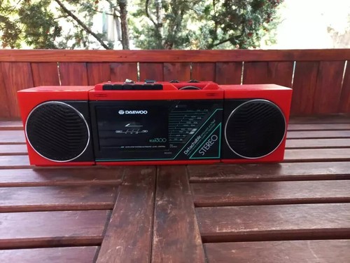 Daewoo RCS 1300 rare Korean boombox in red color with detachable speakers - Picture 8 of 9