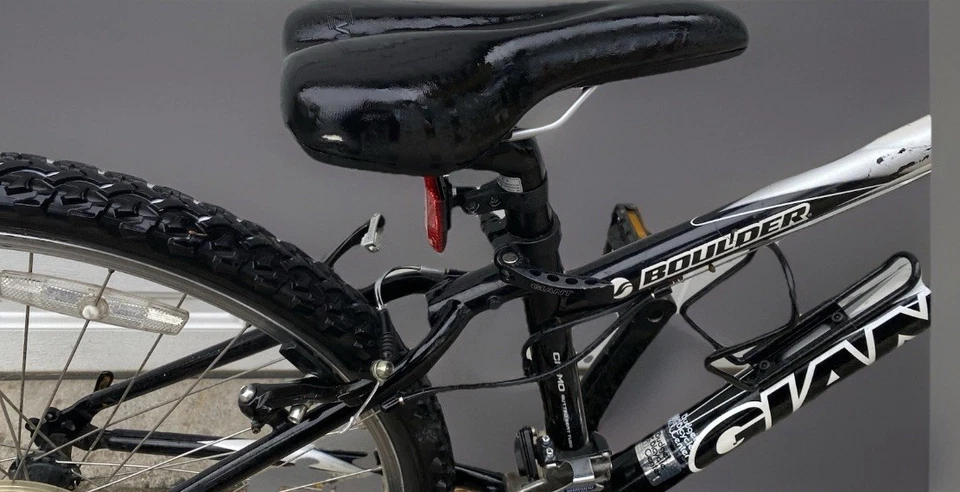 BICICLETA DE MONTAÑA BOULDER GIGANTE PARA MUJER 4130 MARCO ROJO 17" Foto 4 de 4