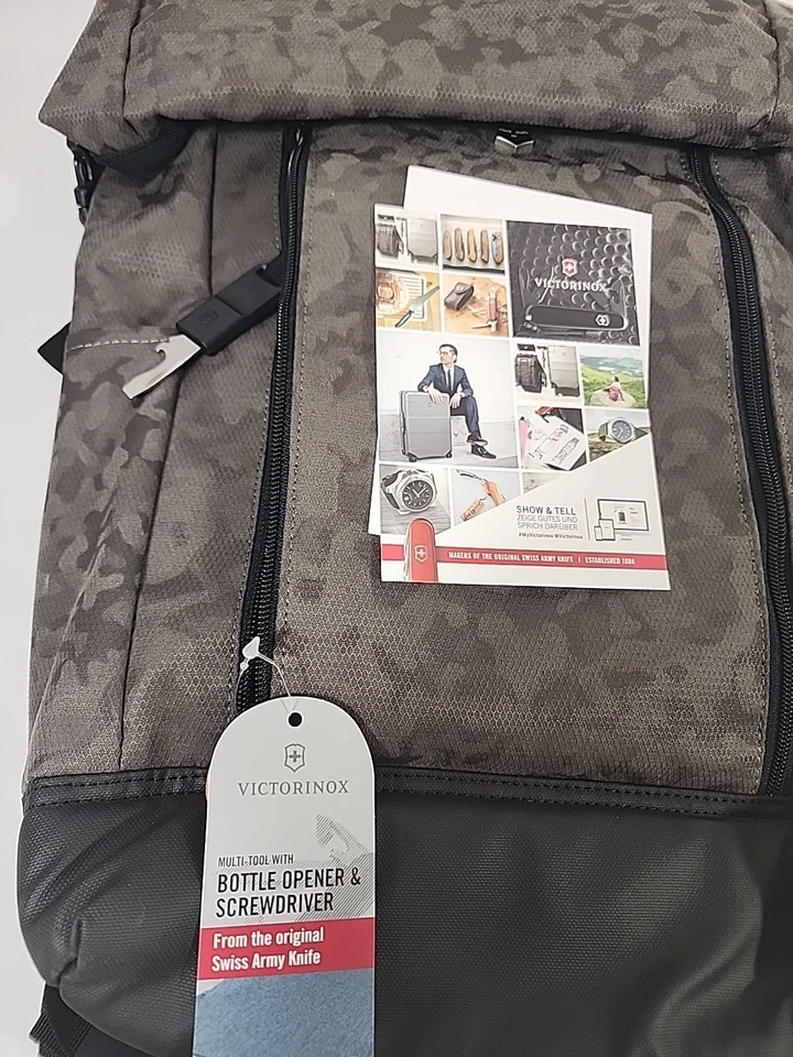 Mochila Swiss Victorinox ALTMONT clásica con tapa enrollable camuflaje oliva ENVÍO GRATUITO Foto 4 de 4