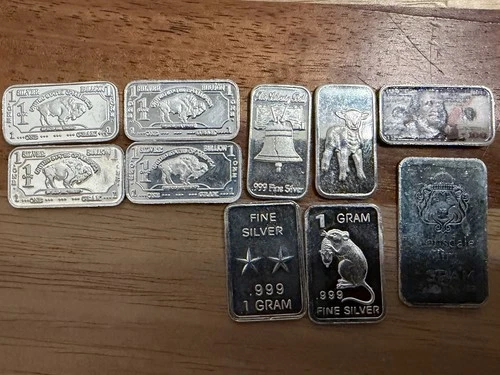 LOT OF 10 , 1 Gram Solid Silver  .999 Pure Scottsdale Buffalo Colored Fractional