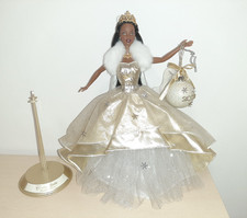 BARBIE CELEBRATION 2000 HOLIDAY AFRO BLACK NUOVA ABITI STAND E PALLINA NO SCARPE