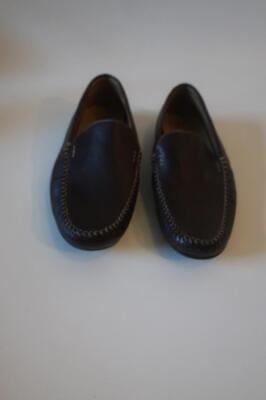 Mens Millburn Co. Brown Pebbled Leather Driving Loafer  display picture 1