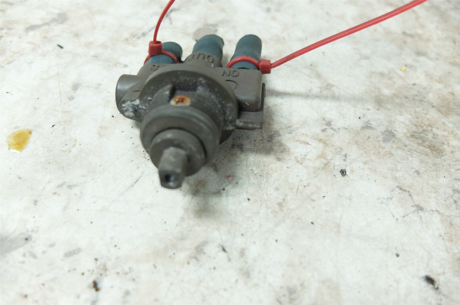 02 Yamaha XLT 1200 Waverunner Jet Ski gas fuel valve petcock eBay