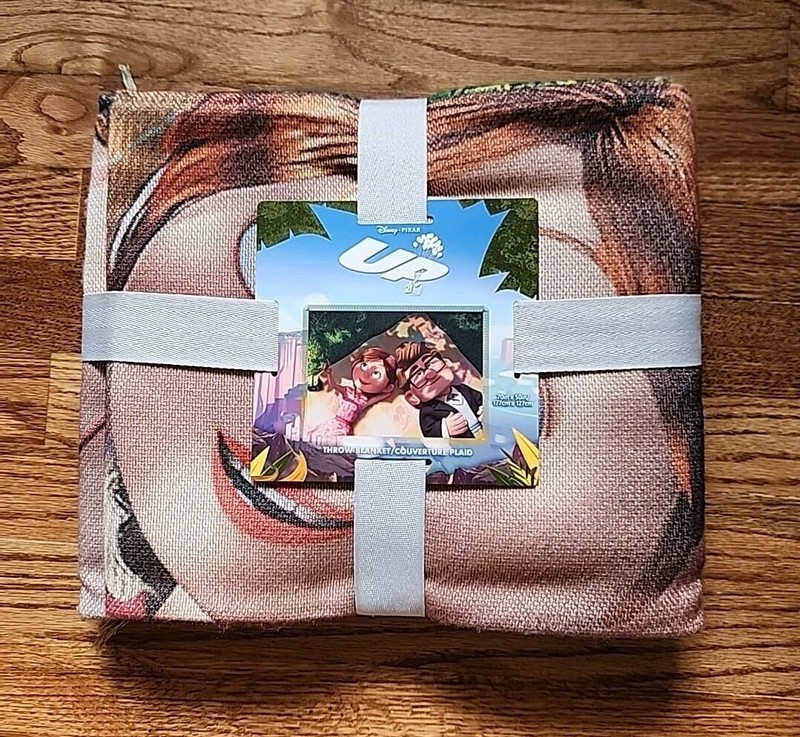 Disney Pixar Up Throw Blanket Ellie and Carl Woven 70 x 50in Picnic Bedroom 
