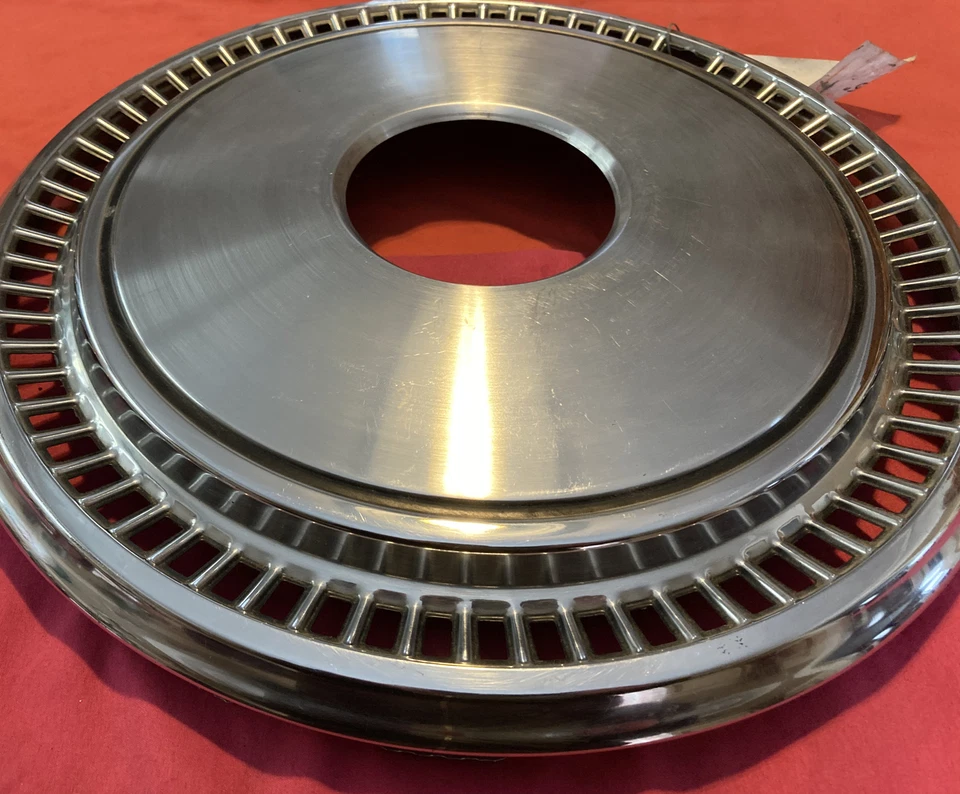 Tapacubos cubierta rueda delantera Dodge Truck Ram Charger Trail Duster 15" 4x4 1980-85 Foto 3 de 4